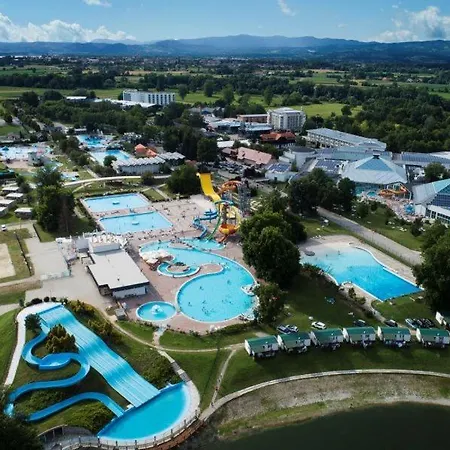 Family 'sofia' דירה *